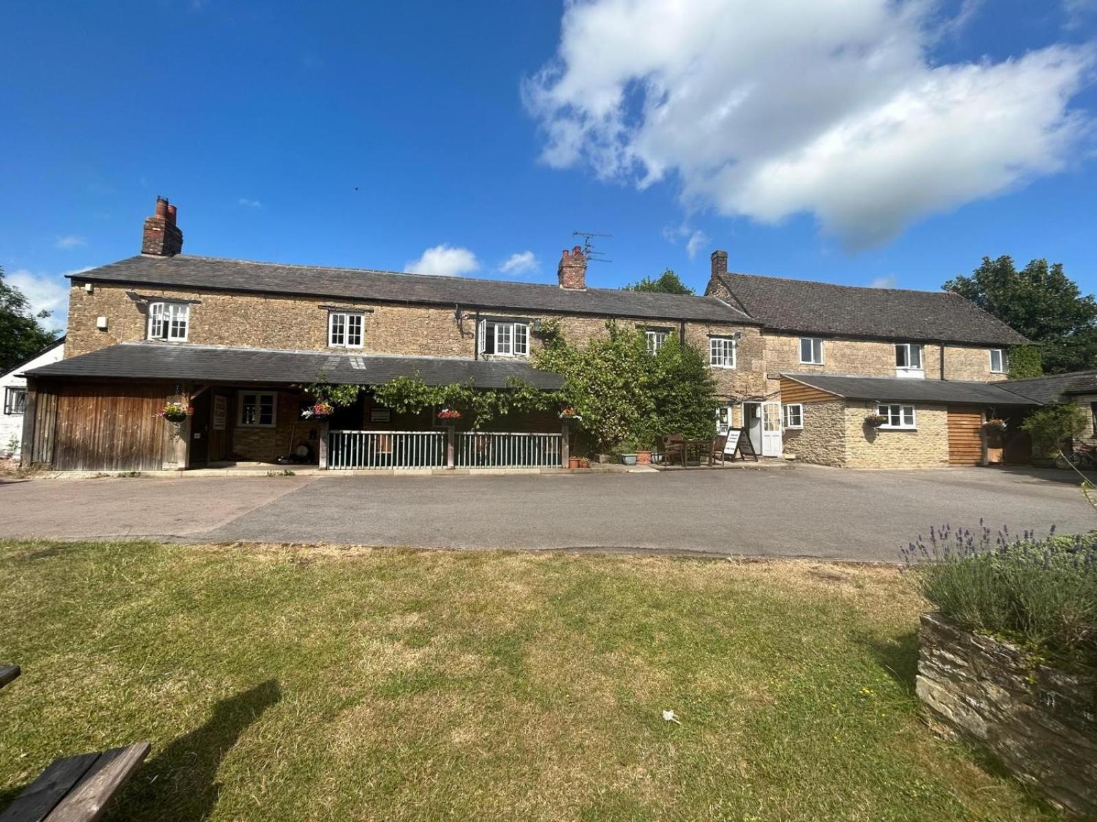 The Highwayman Hotel Kidlington Eksteriør bilde